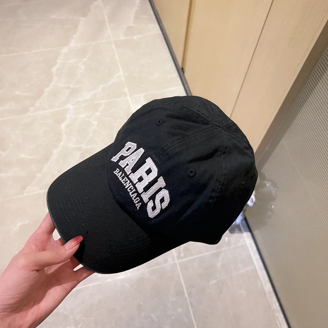 Бейсболка Balenciaga Весна/Лето 2023