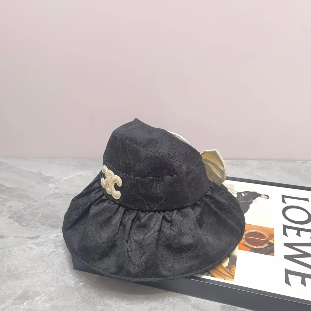 Celine - Новая широкополая шляпа от солнца с бахромой и оборками.