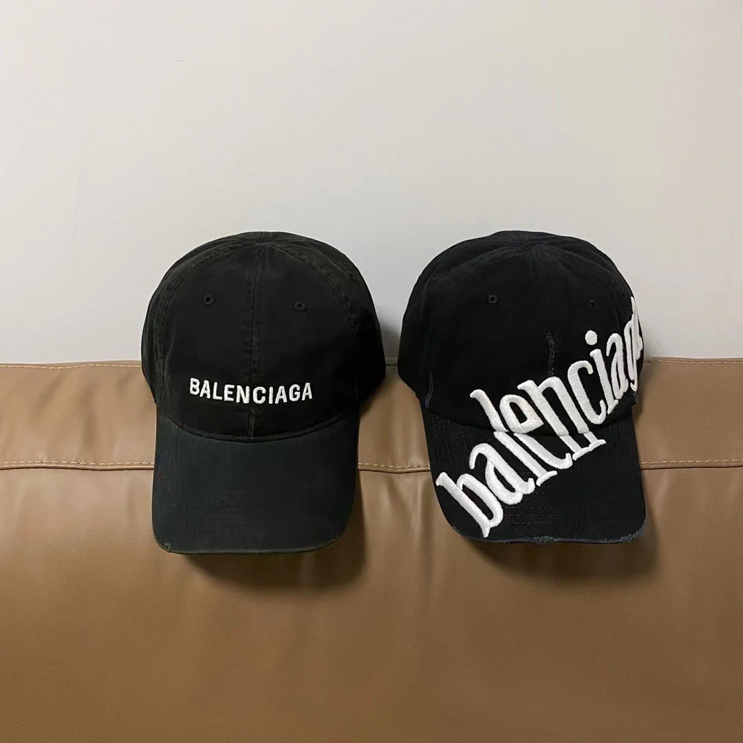 Бейсболка Balenciaga с вышивкой - черная