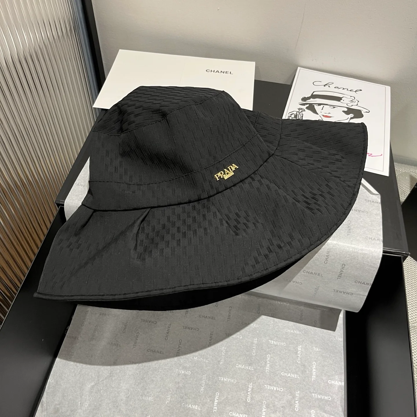 Prada - Солнцезащитная шляпа - Черная