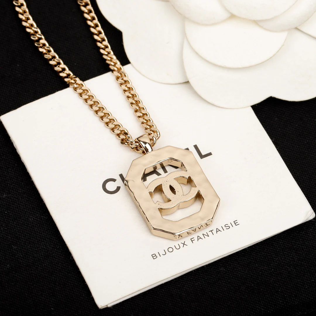 Chanel - Колье 395