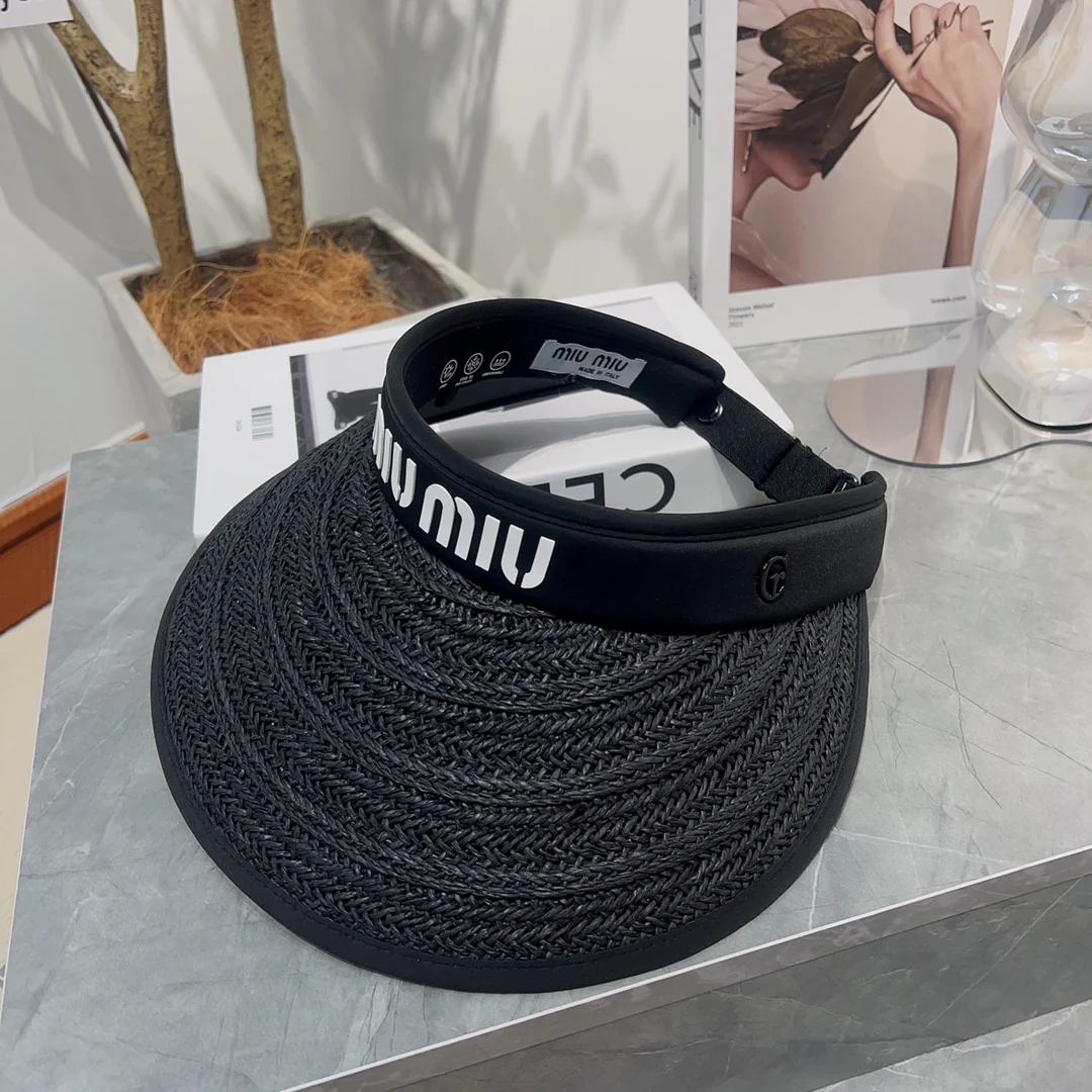 Новинка лета 2023 от Miu Miu - Соломенная шляпа-козырек - Солнцезащитная шляпа - Черная