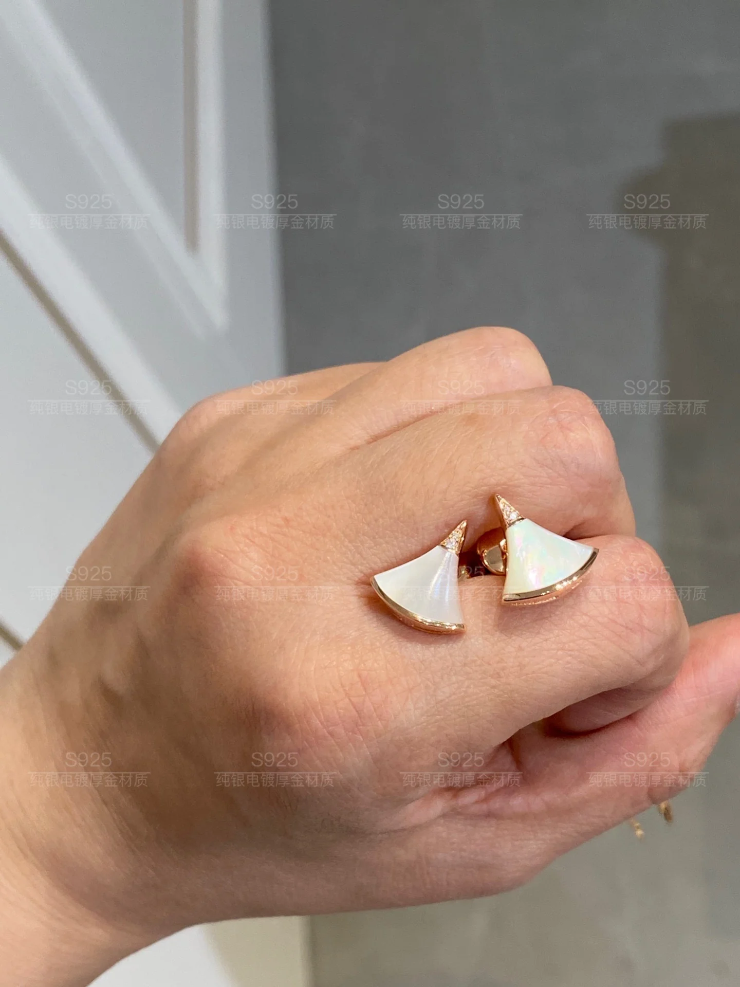 Серьги Bvlgari 031