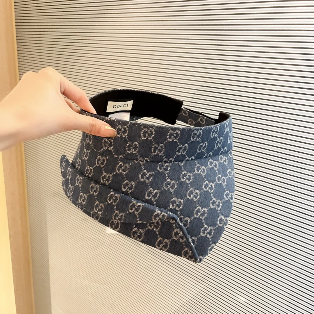 Кепка-козырек с монограммой Gucci