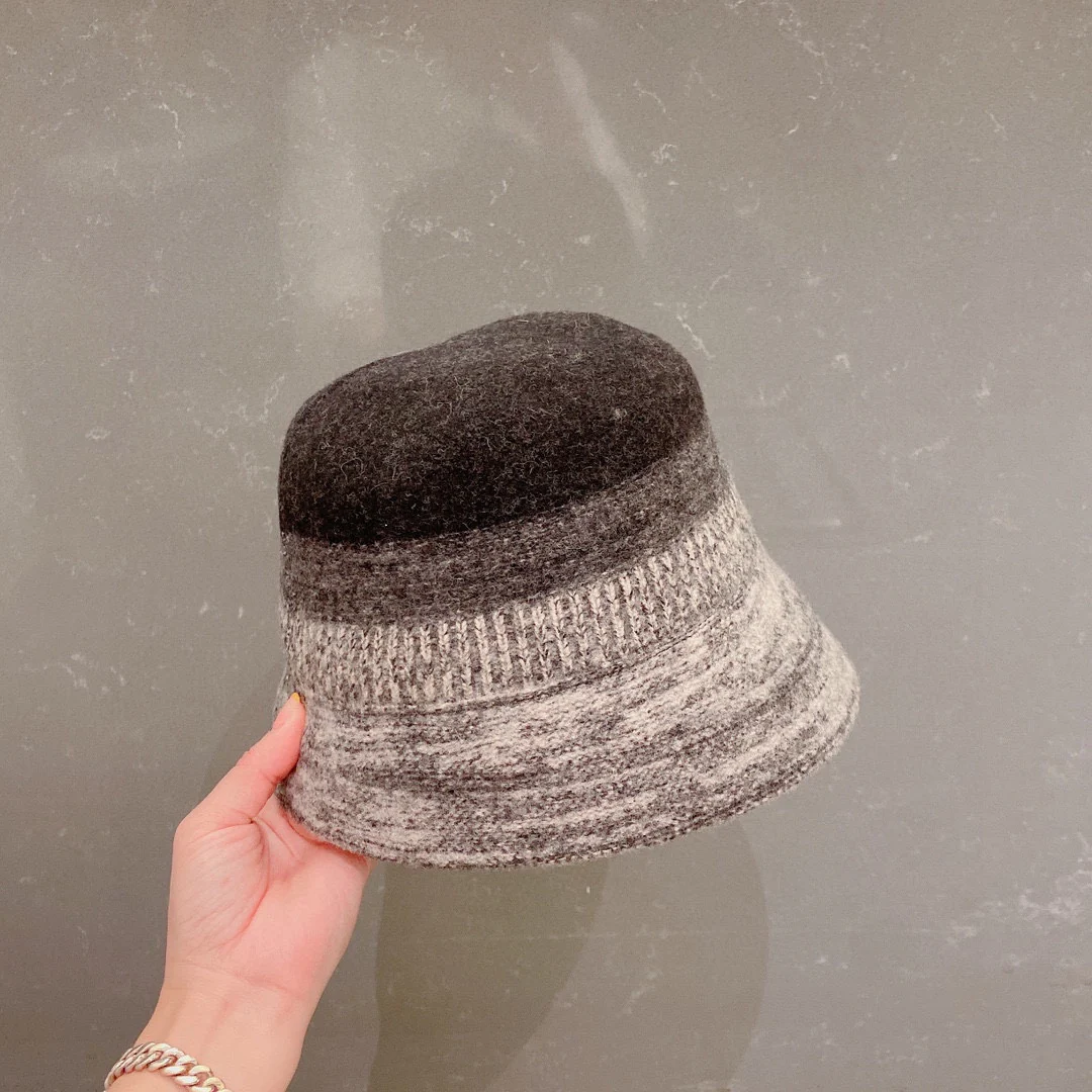 Miu Miu - Шерстяная рыбацкая шляпа с градиентным рисунком - Черная