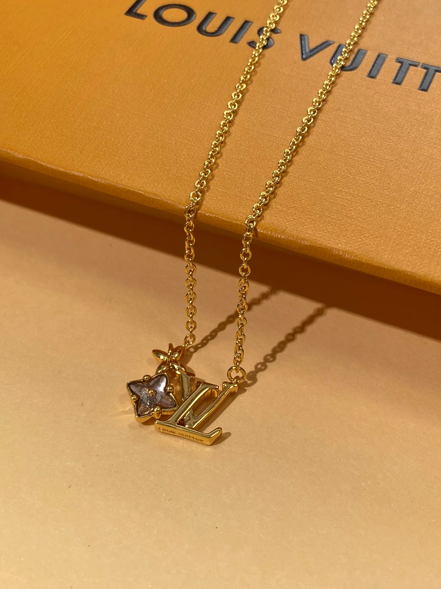 LV-Ожерелье 071