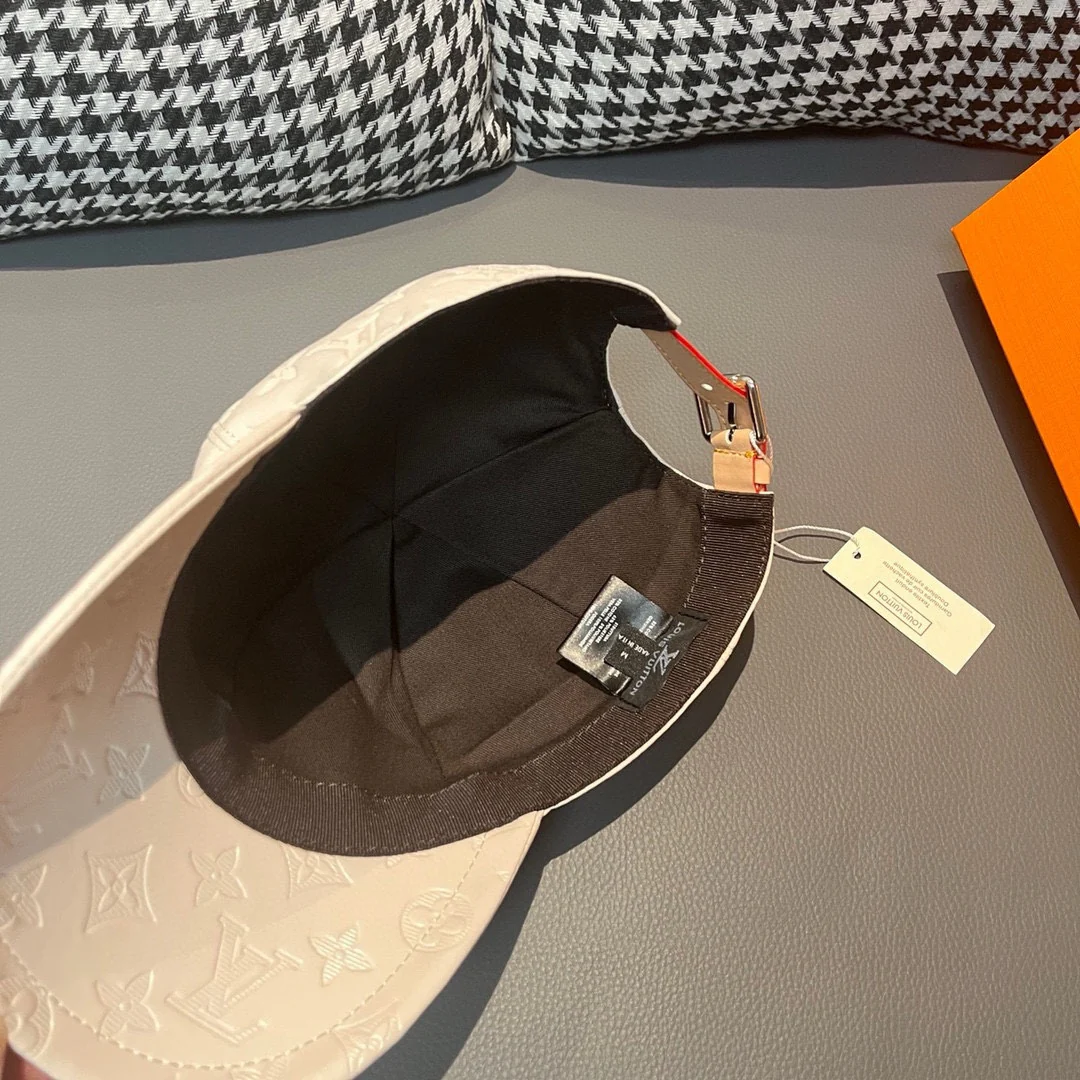 LV - Новинка - Бейсболка из натуральной кожи с принтом - Белая