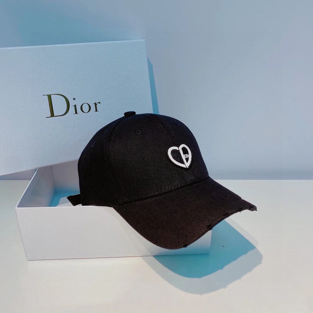 Новая бейсболка Dior весна/лето