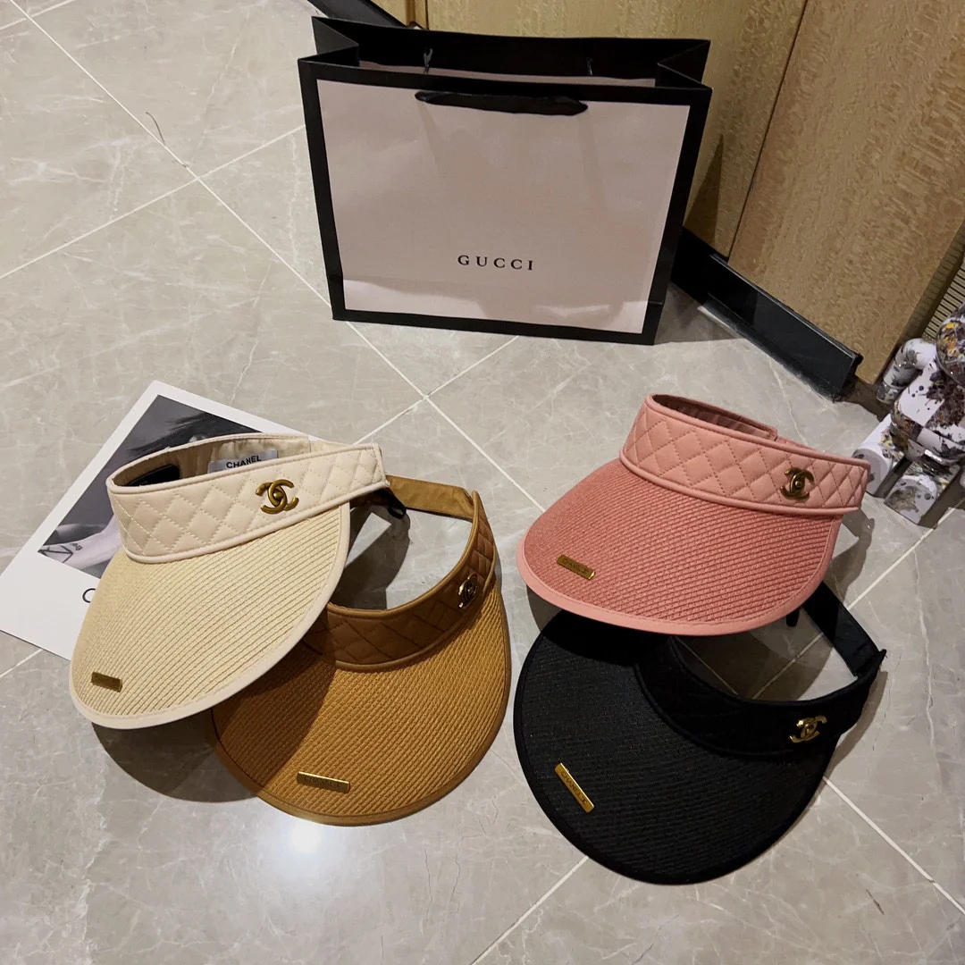 Новинка сезона весна/лето 2023 от Chanel - кепка-козырек - цвет ?слоновая кость?