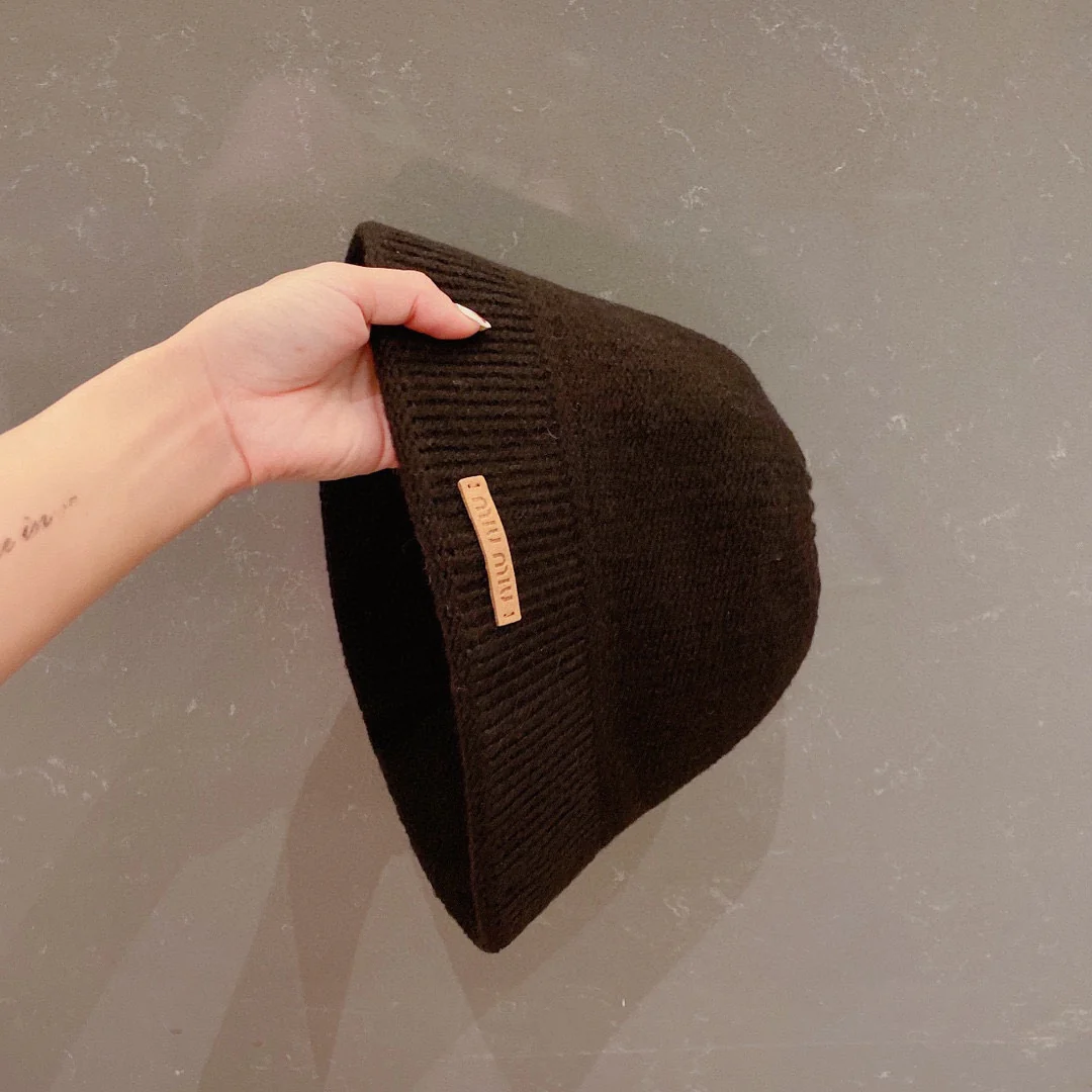 Miu Miu - Вязаная рыбацкая шапка - Черная - 1