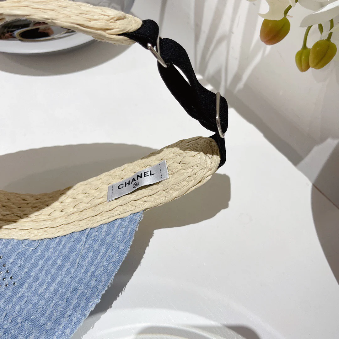 Солнцезащитная шляпа Chanel из джинсовой ткани с бисером - 1