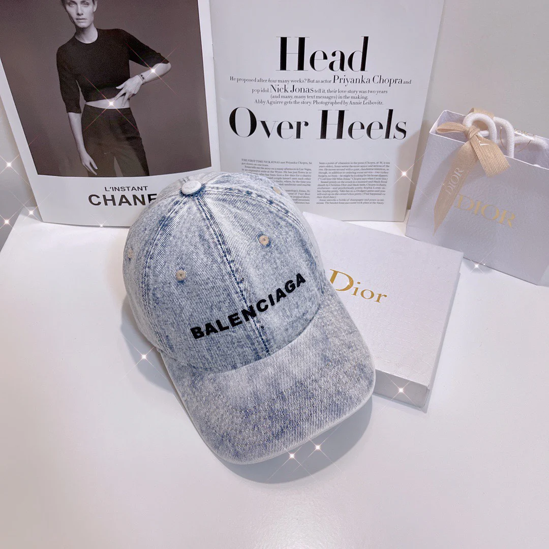 Balenciaga - Бейсболка из выстиранного денима - 1