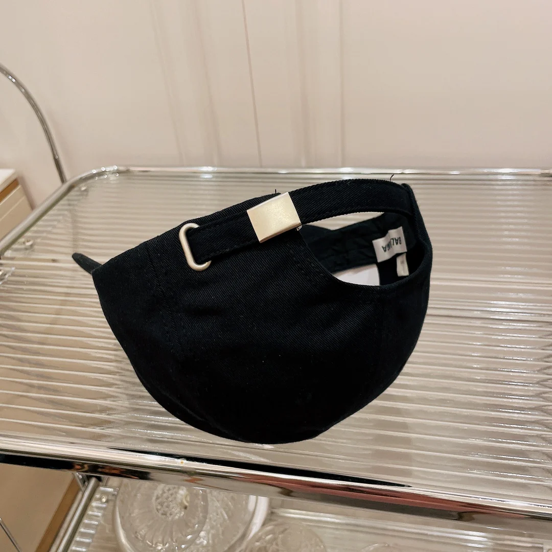 Бейсболка Balenciaga с вышивкой - 1