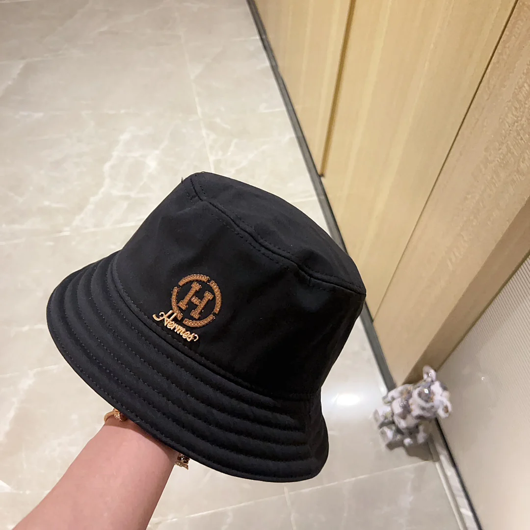 Новинка сезона весна/лето 2023 от Hermes - Панама - Черная