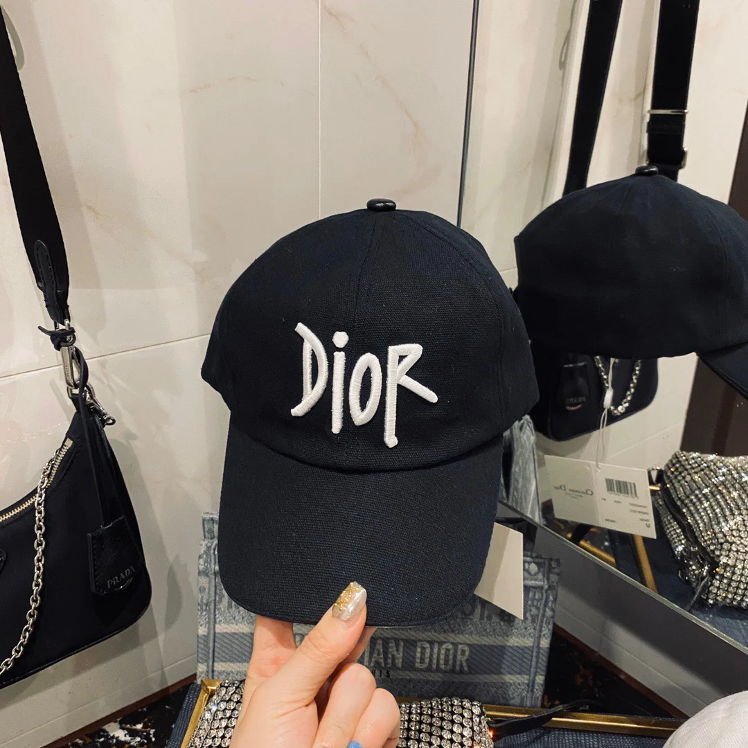 Dior - Простая бейсболка с вышивкой