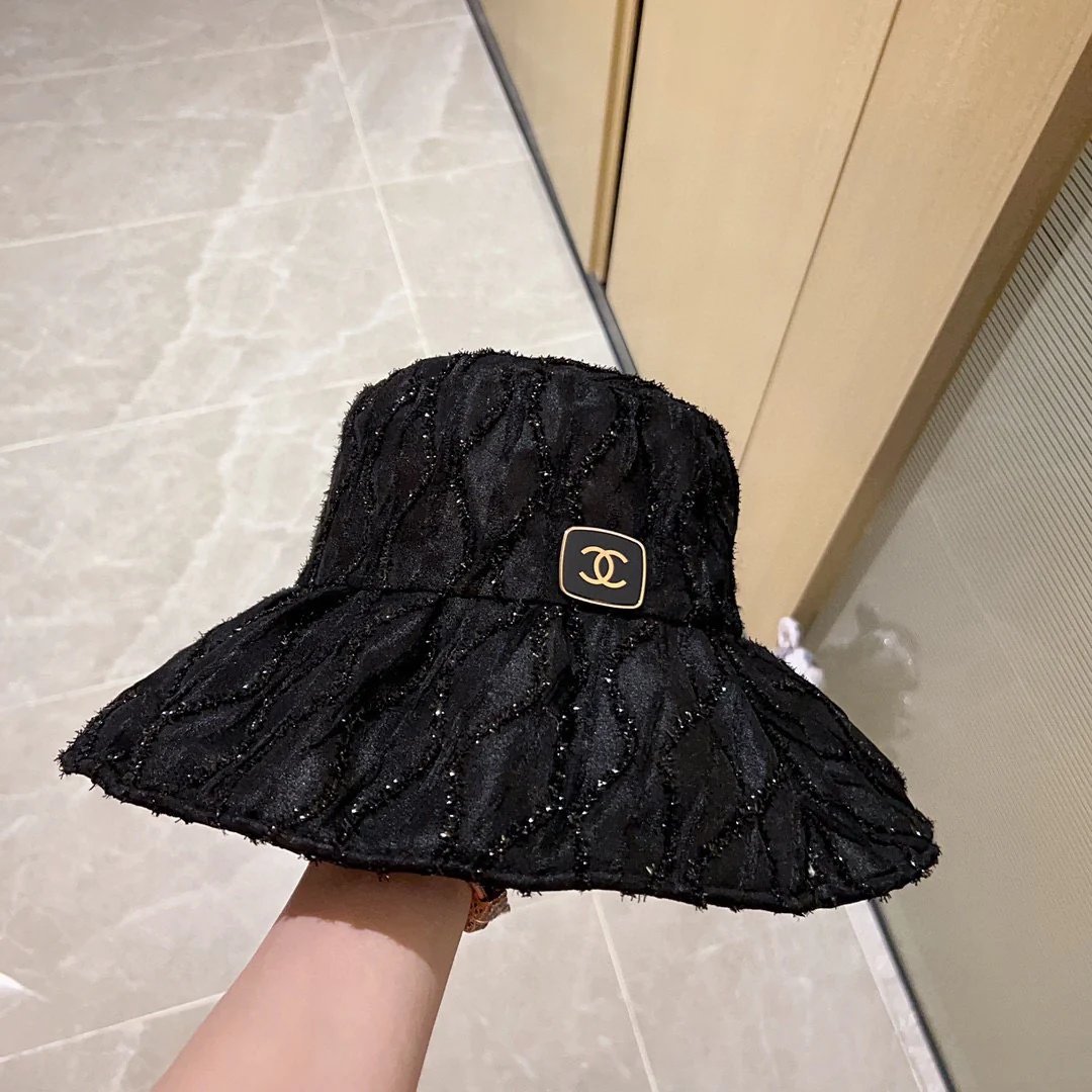 Новинка сезона весна/лето 2023 от Chanel - Курортный стиль - Кружевная рыбацкая шляпа - Черная