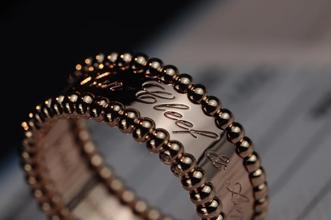 Ван Век - Кольцо 053