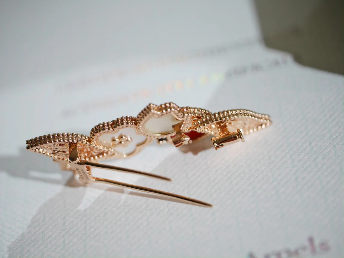 Van Véck - Брошь 006