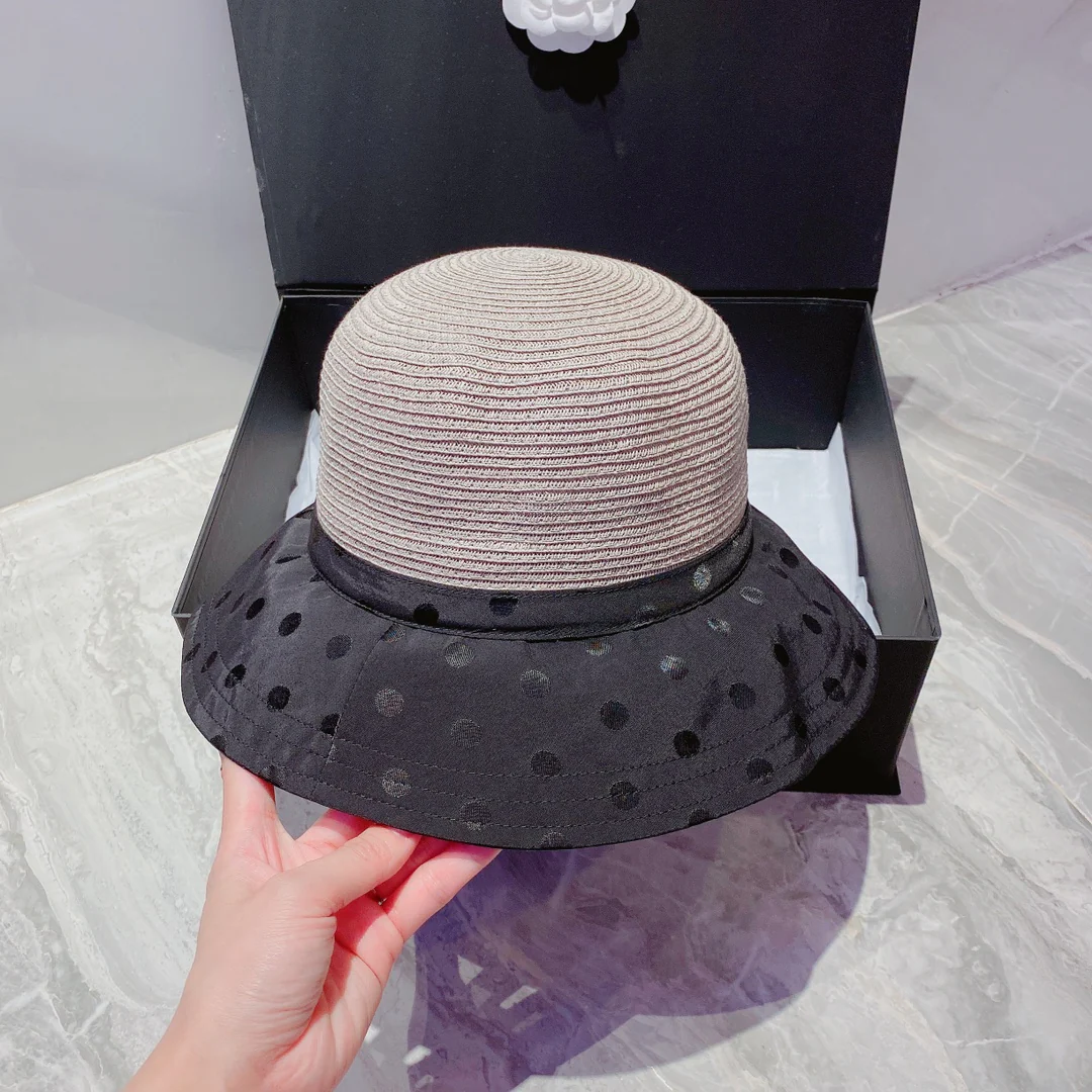 Chanel - Соломенная шляпа в стиле пэчворк