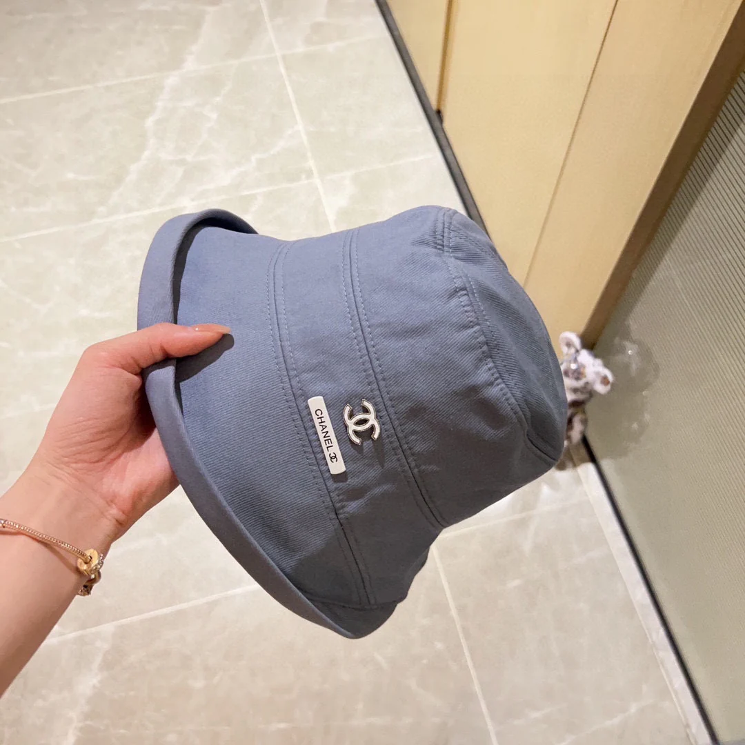 Новинка сезона весна/лето 2023 от Chanel — Необычная рыбацкая шляпа