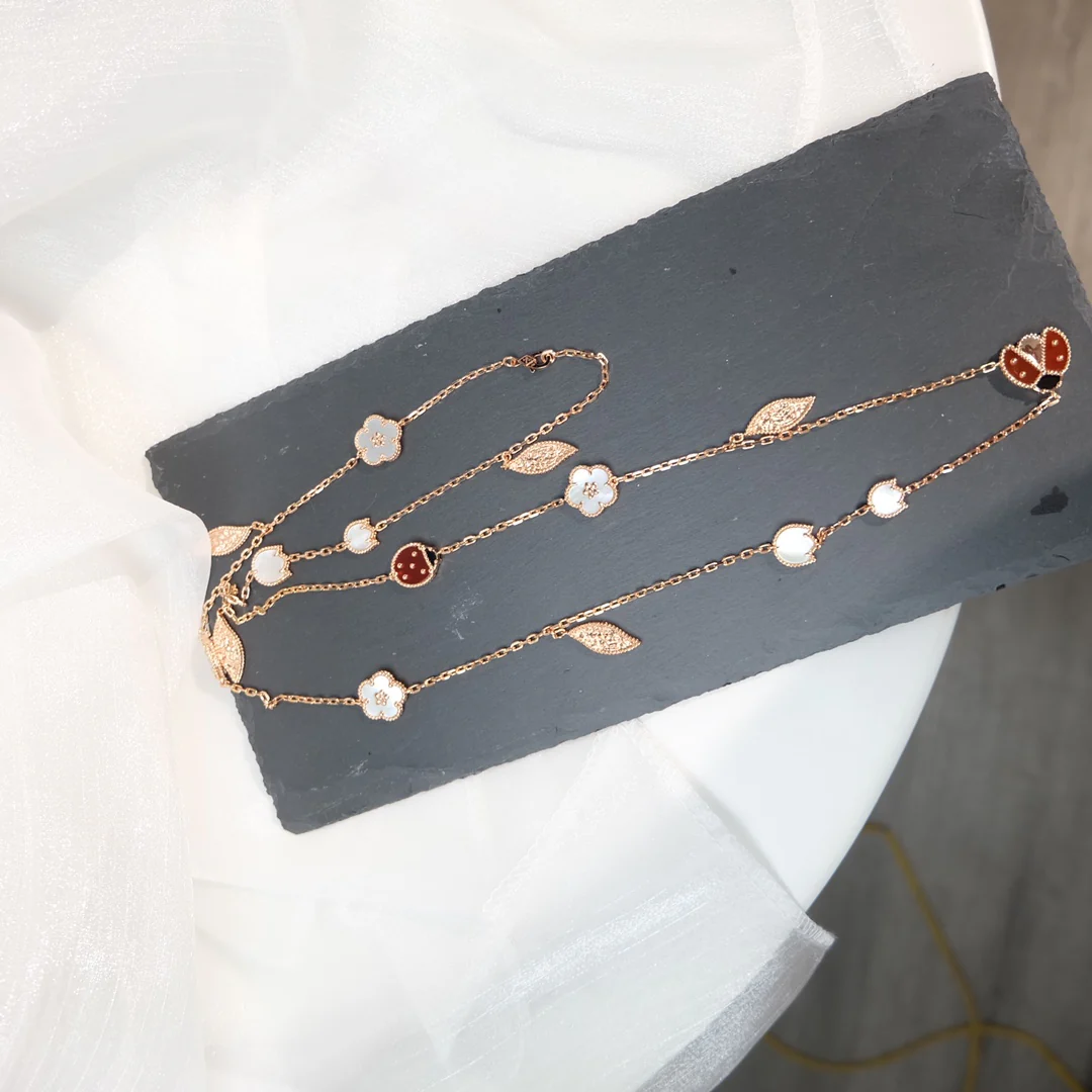 Van Vuitton - Колье 038