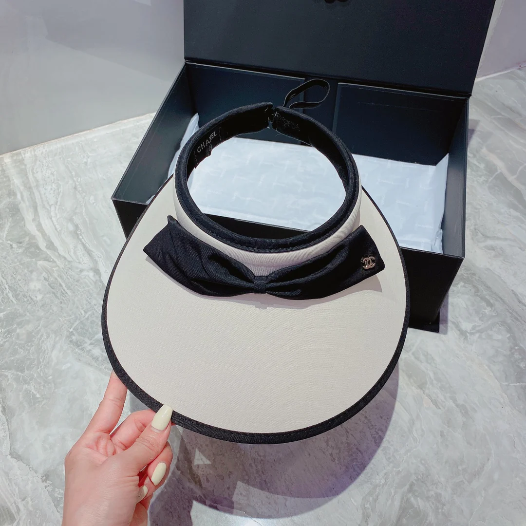 Новинка Chanel 2022 года - Солнцезащитная шляпа - Парик с открытыми губами - Белый