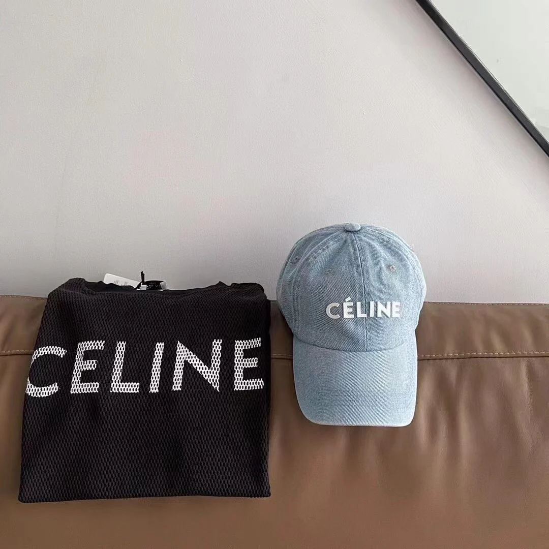 Celine - Новая минималистичная бейсболка с эффектом потертости - светло-голубая