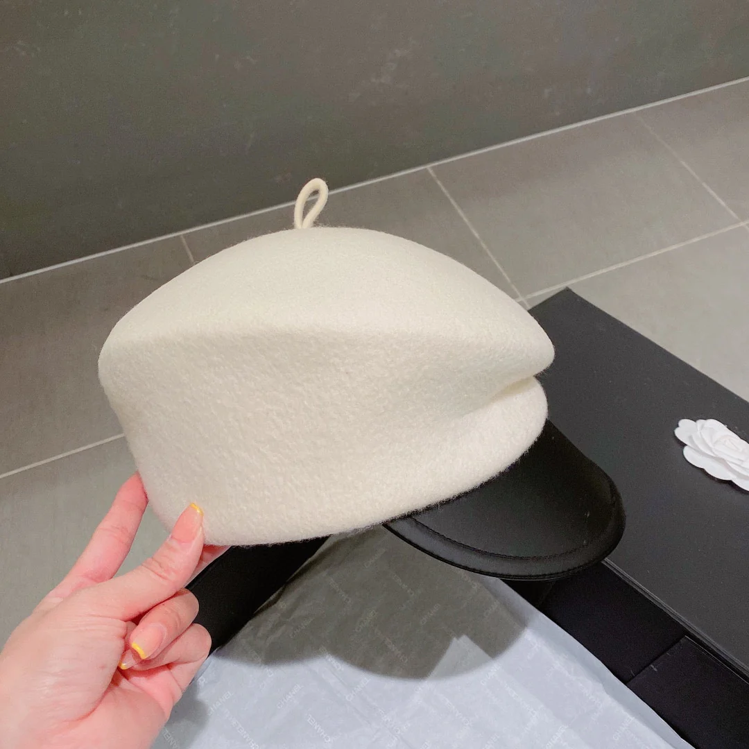 Prada - Шерстяная военная кепка с плоским верхом - Белая