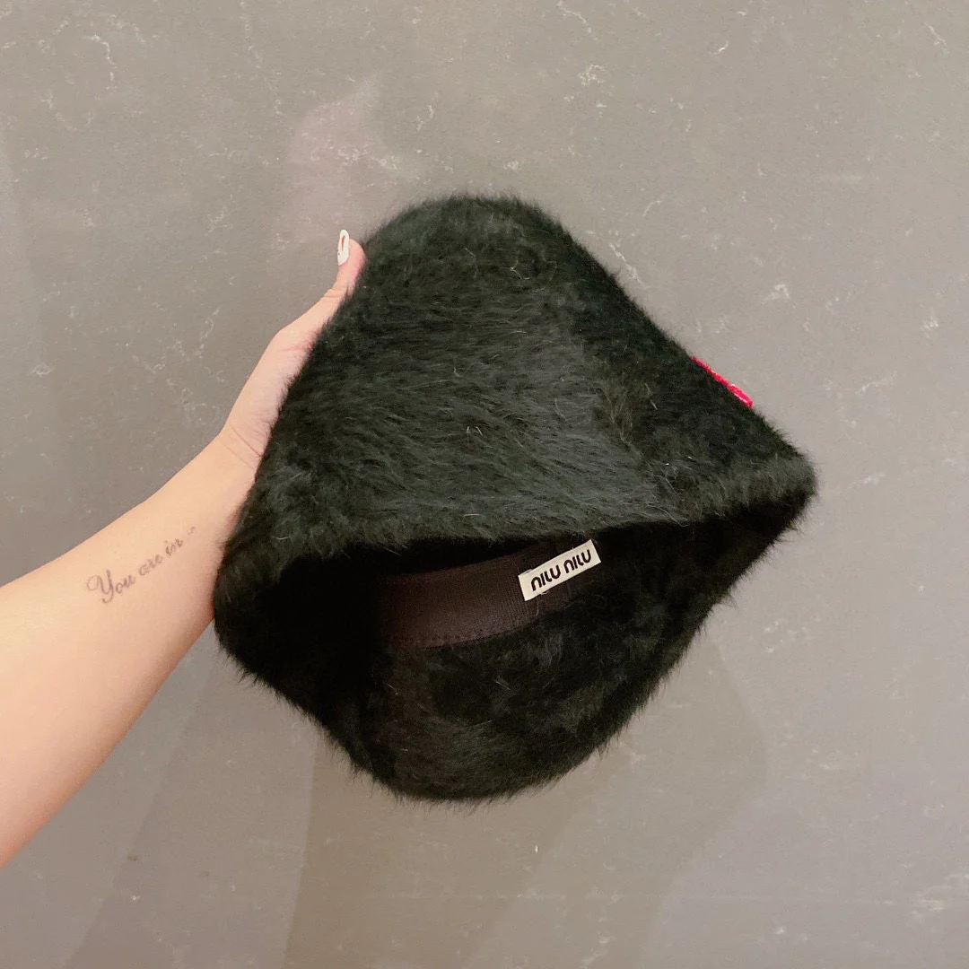 Miu Miu - Рыбацкая шапка из кроличьего флиса