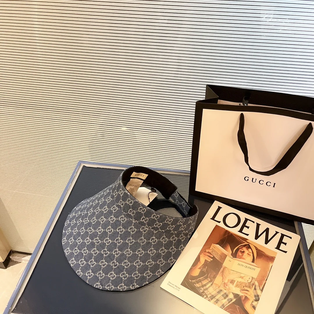 Кепка-козырек с монограммой Gucci