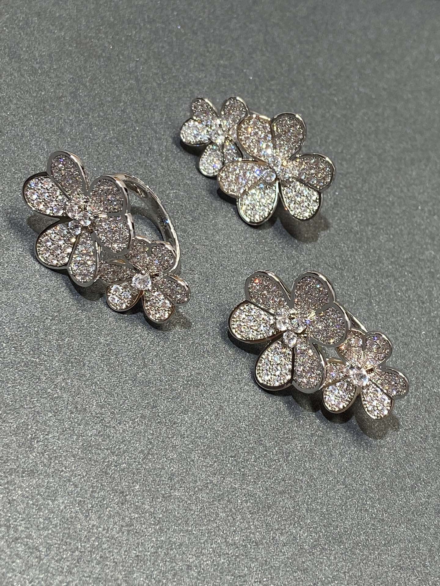 Ван дер Веч - Кольцо 057-1