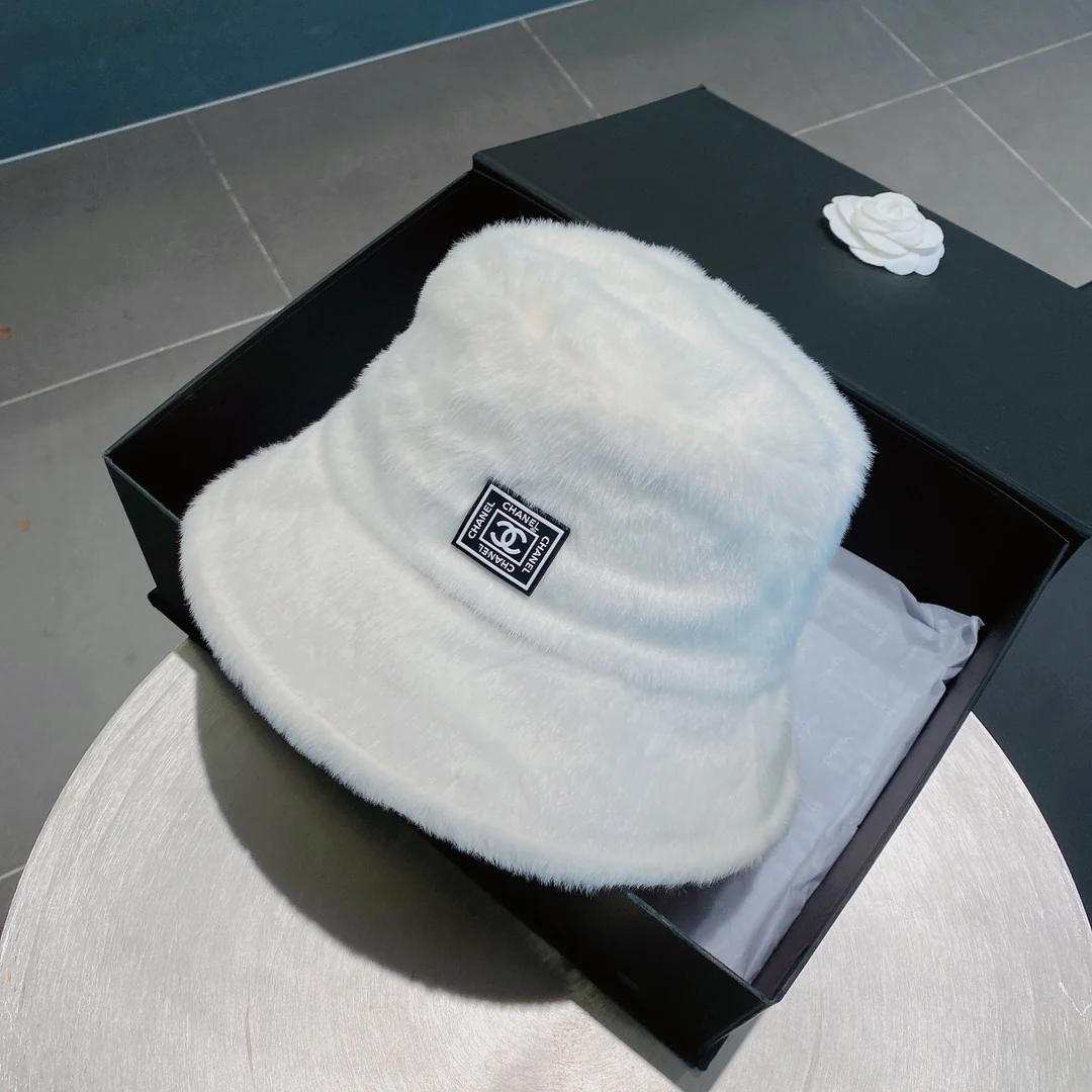 Chanel - Рыбацкая шляпа из кроличьего меха - Белая