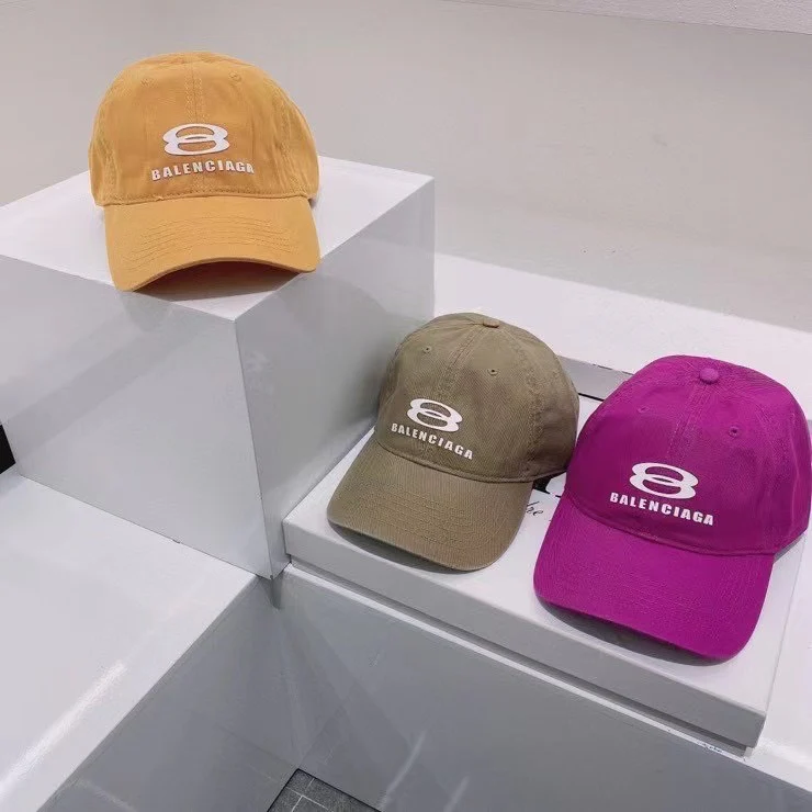 Balenciaga - Яркая всесезонная бейсболка