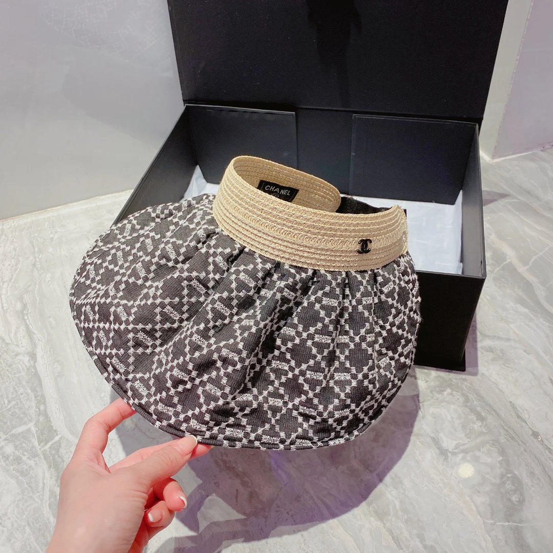 Chanel - Солнцезащитная шляпа из джинсовой ткани