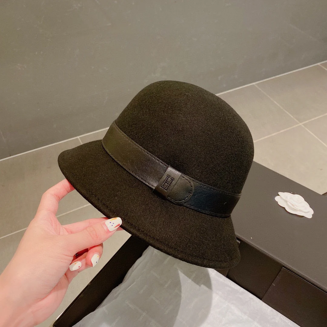 Шерстяная шляпа Hermes - черная