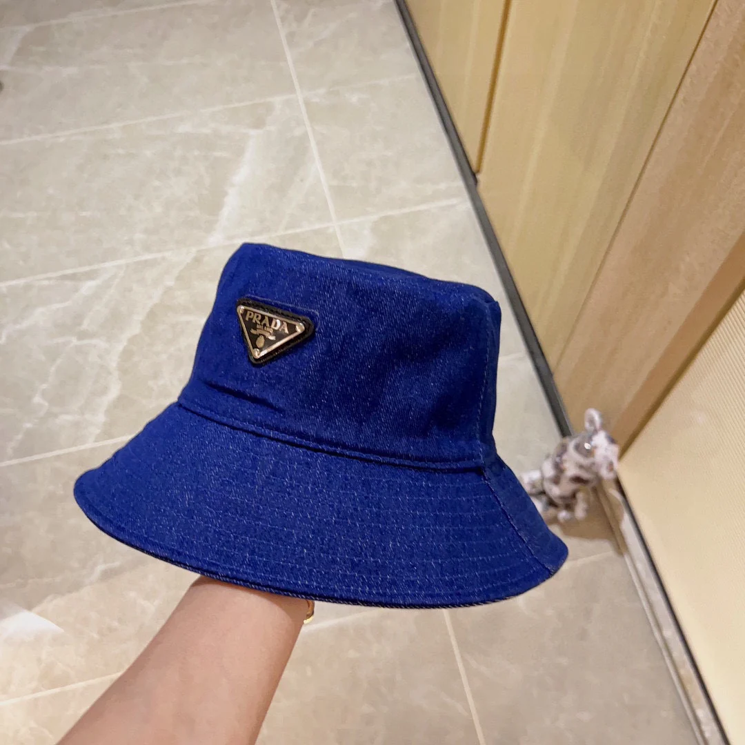 Новинка сезона весна/лето 2023 от Prada - Двусторонняя джинсовая панама - Синяя