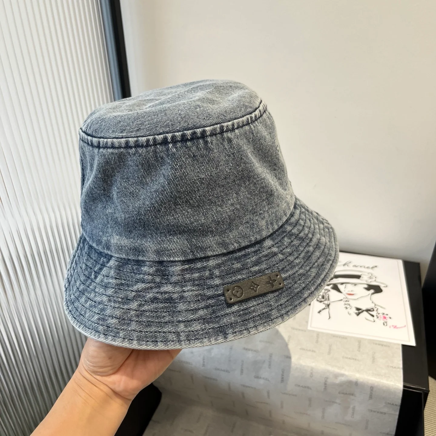 LV - Простая джинсовая панама