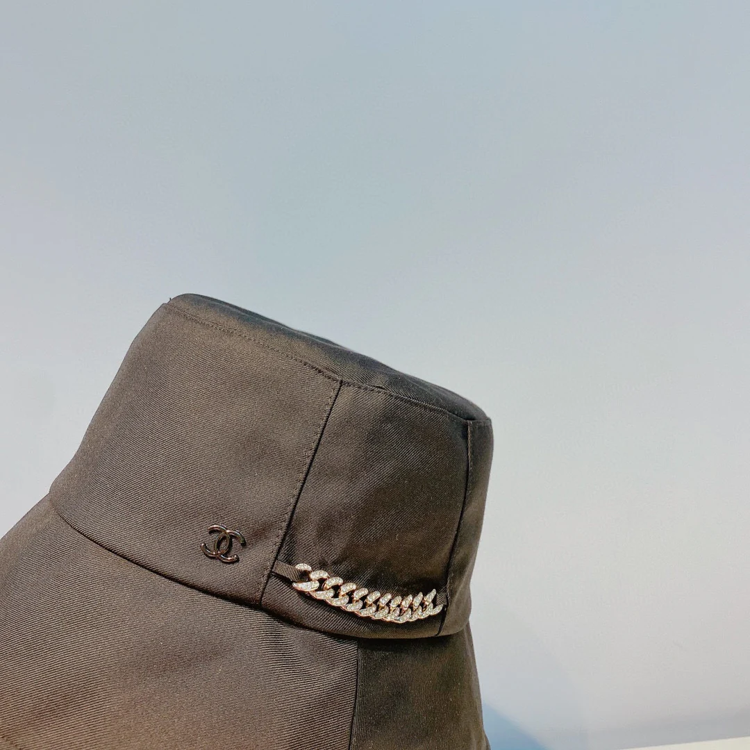 Рыбацкая шляпа Chanel