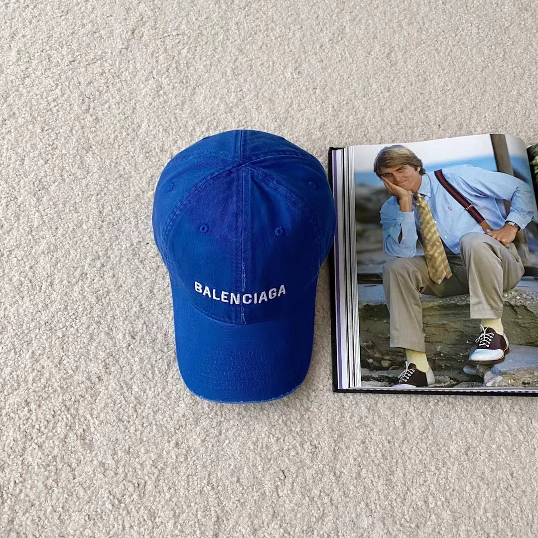 Бейсболка Balenciaga с вышивкой - ярко-синяя