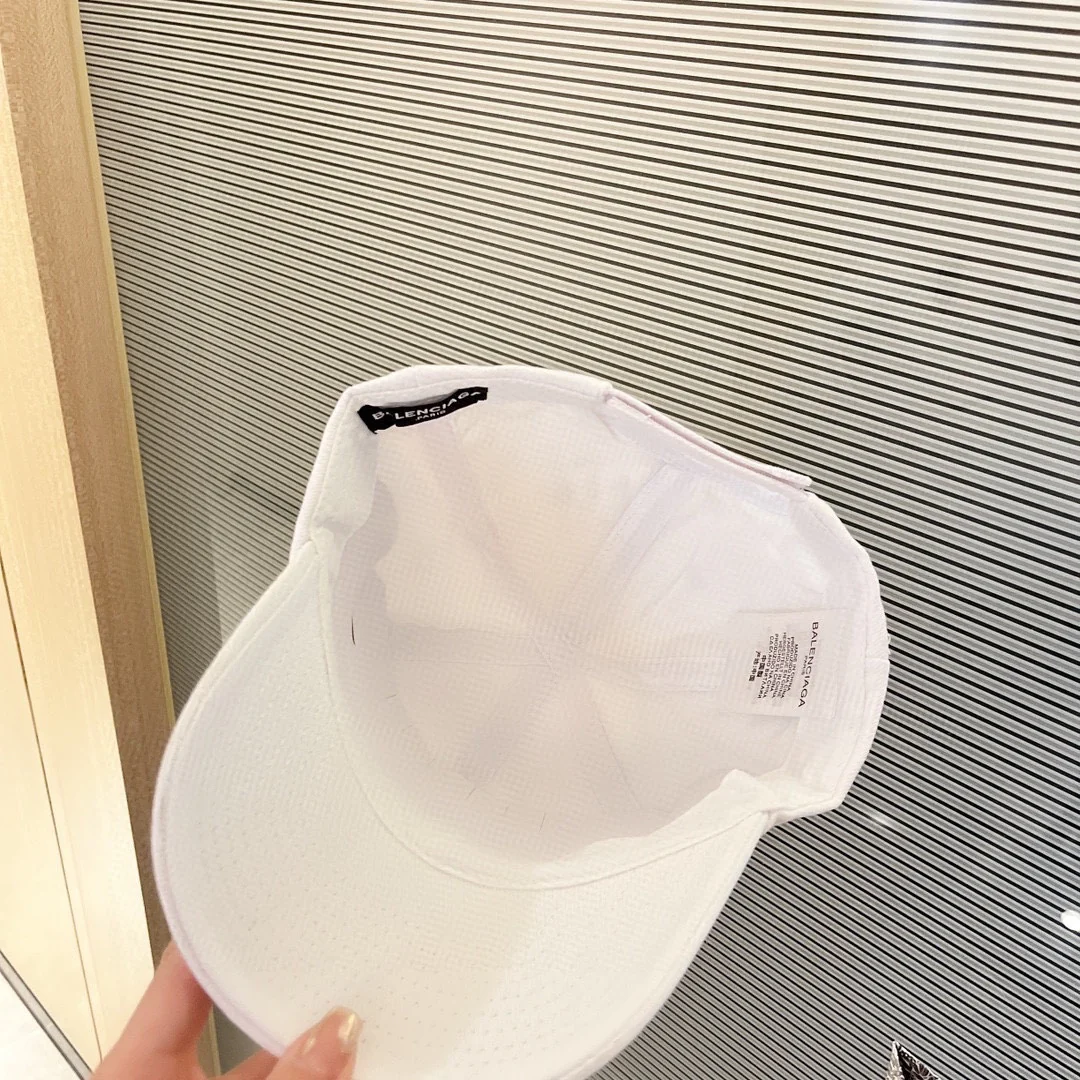 Balenciaga - Минималистичная бейсболка - 1