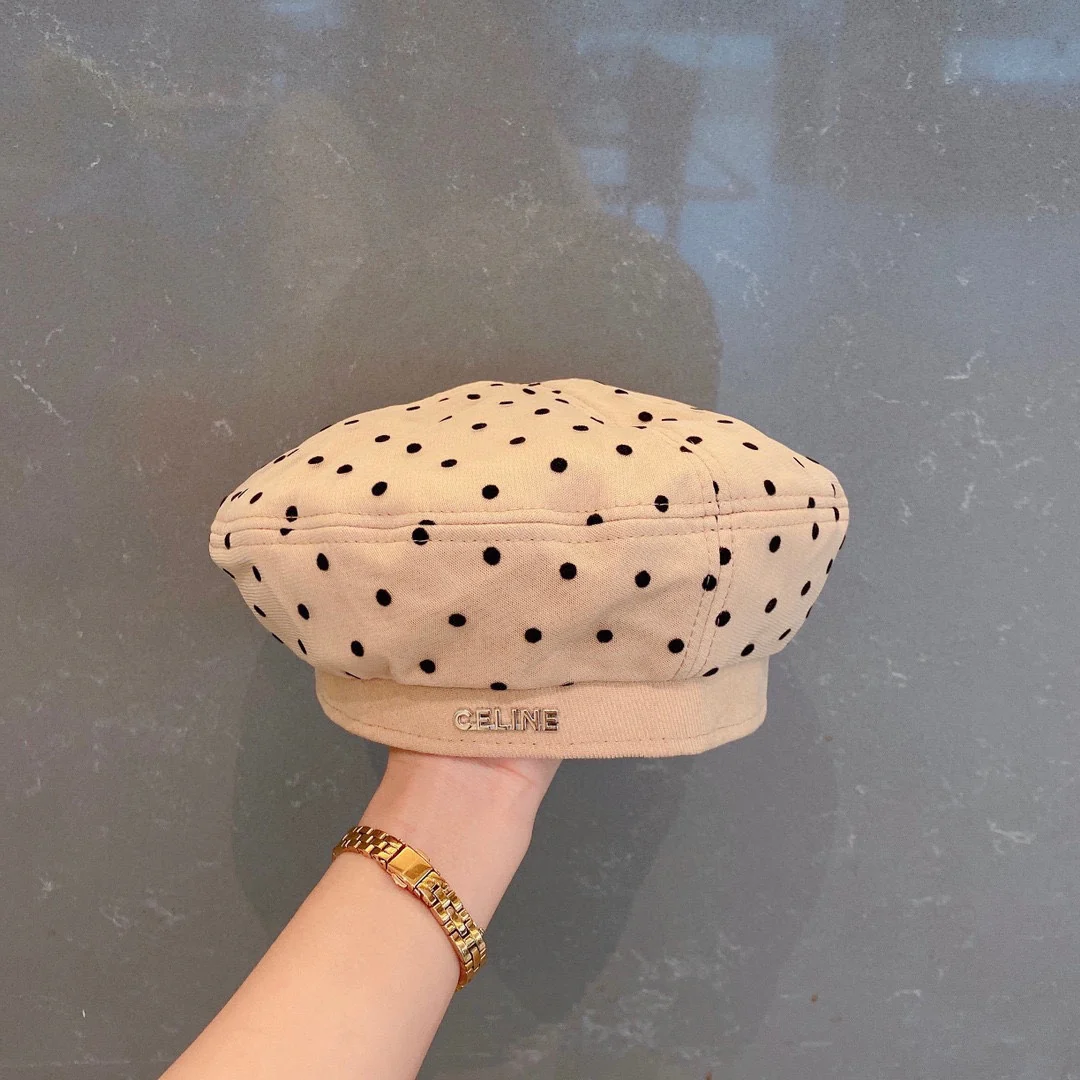 Берет Celine в горошек - абрикосовый