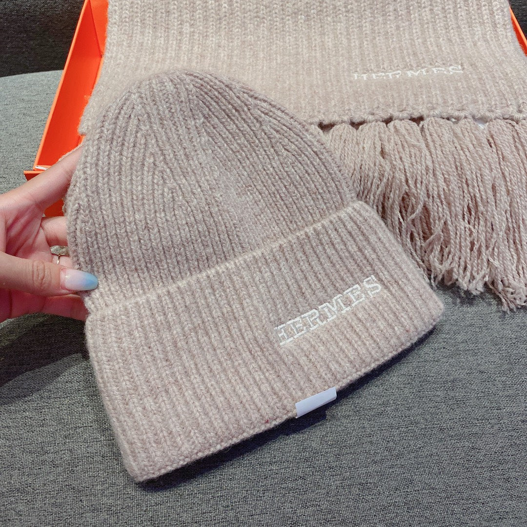 Вязаный кашемировый комплект Hermes с шапкой-бини - абрикосовый цвет