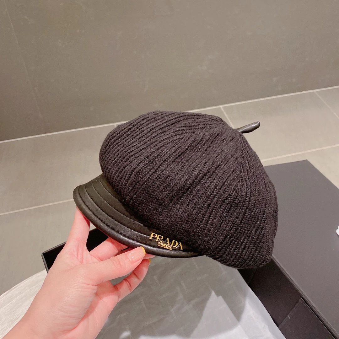 Prada - Вязаная бейсболка - Черная