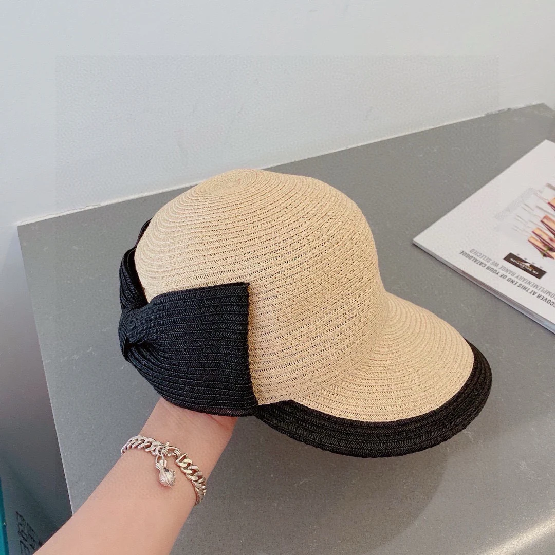 Dior - Соломенная шляпа с бантом в виде утиного клюва