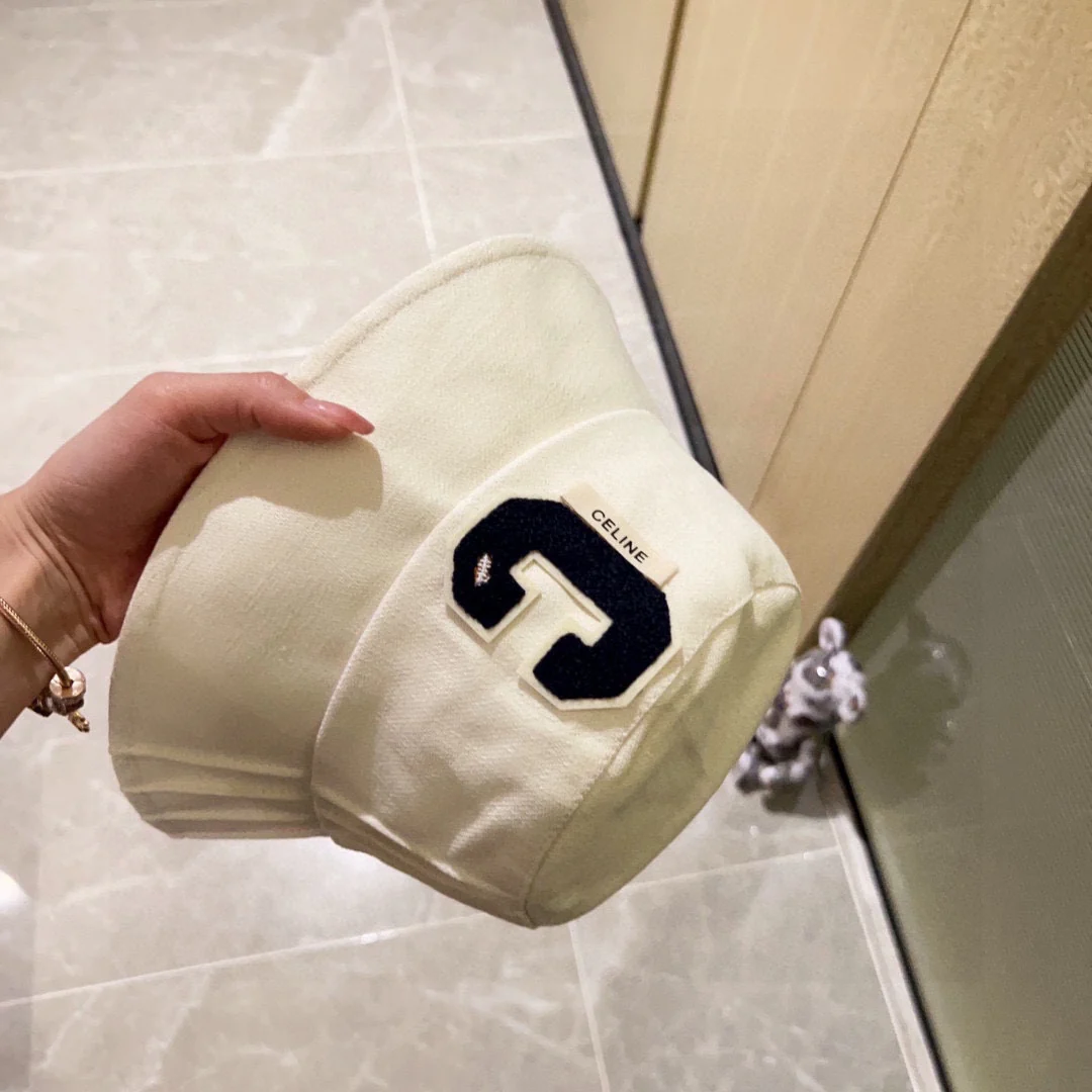 Новинка 2024 года от Celine - Панама с неровными полями - Белая