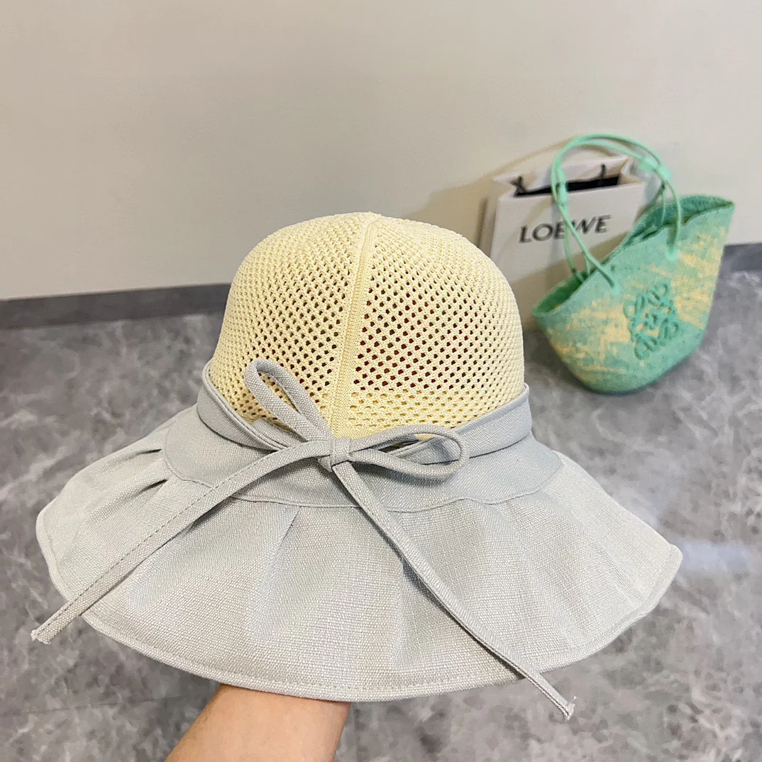 Панама Celine с широкими полями, выполненная в стиле пэчворк, коллекция весна/лето 2024, серая.
