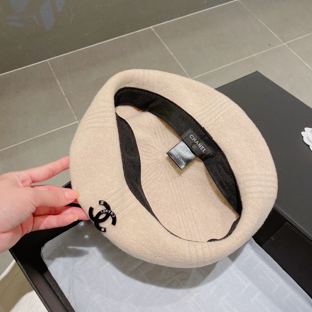 Берет Chanel - бежевый