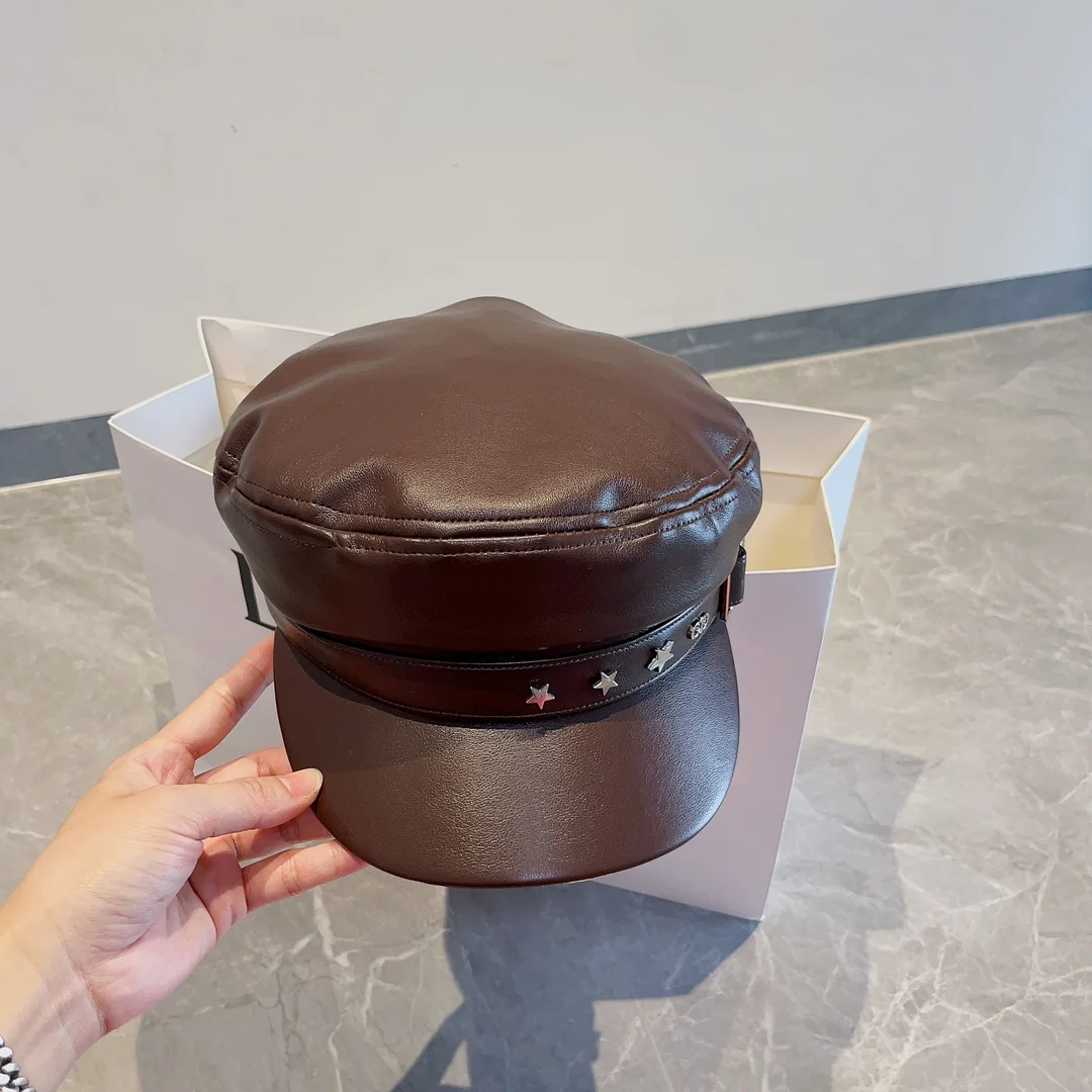 Dior - Новая модель кожаной военной кепки осенне-зимнего сезона - кофейного цвета.