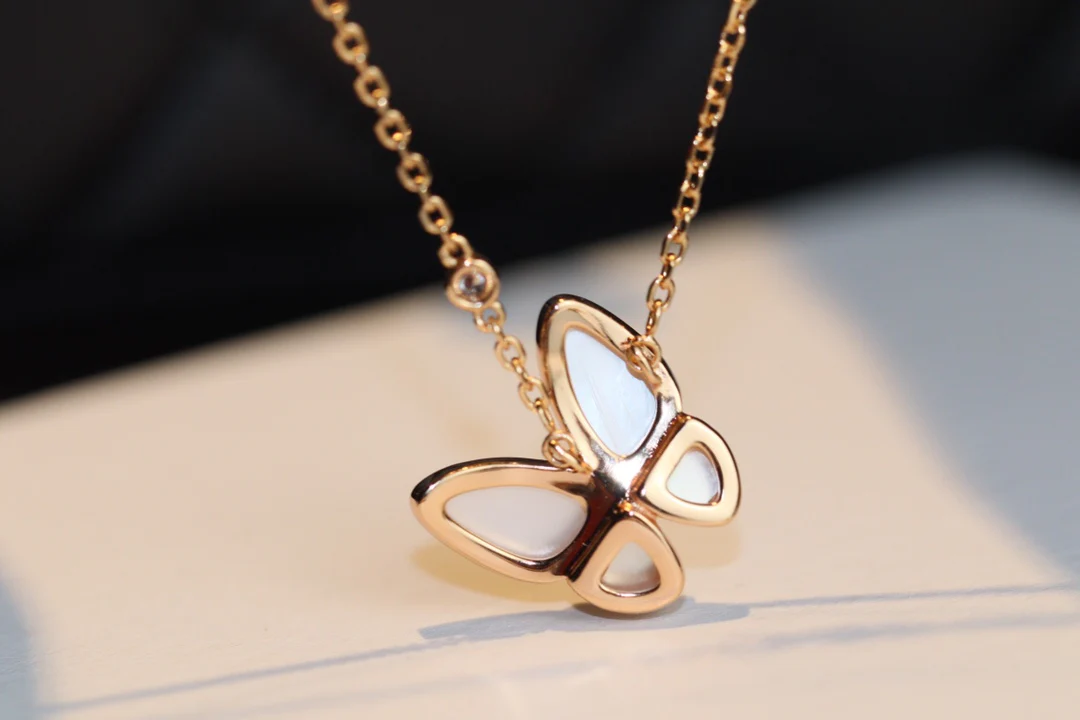 Van Vuitton - Колье 024