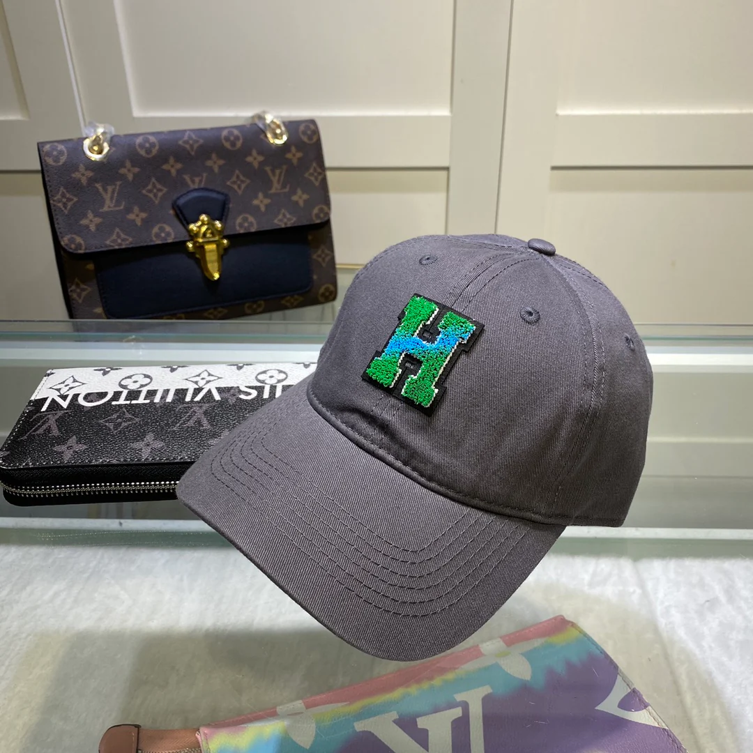 Бейсболка Hermes Limited Edition с принтом